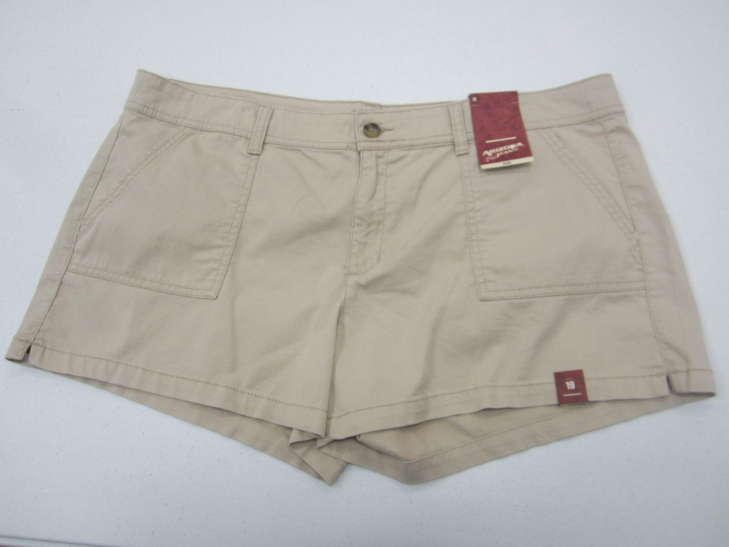 NWT WOMEN'S TAN COTTON BLEND SHORTS - ARIZONA JEAN CO SIZE 19