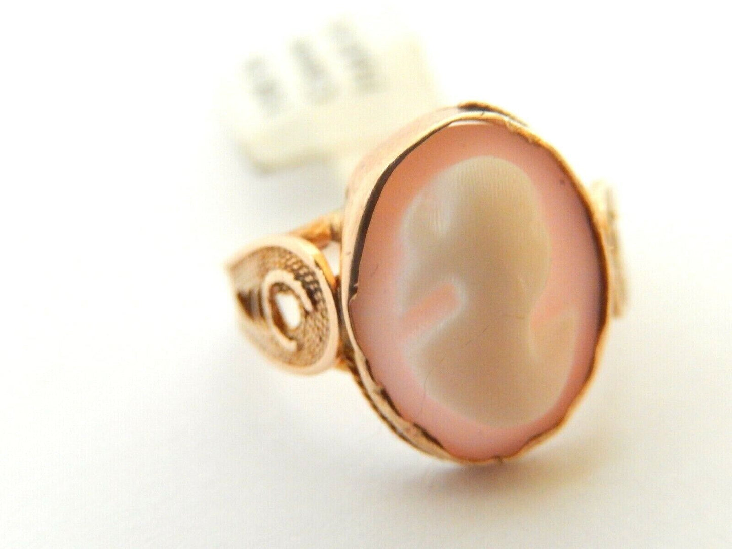 *VINTAGE* 10K Yellow Gold CAMEO RING Size 3.75