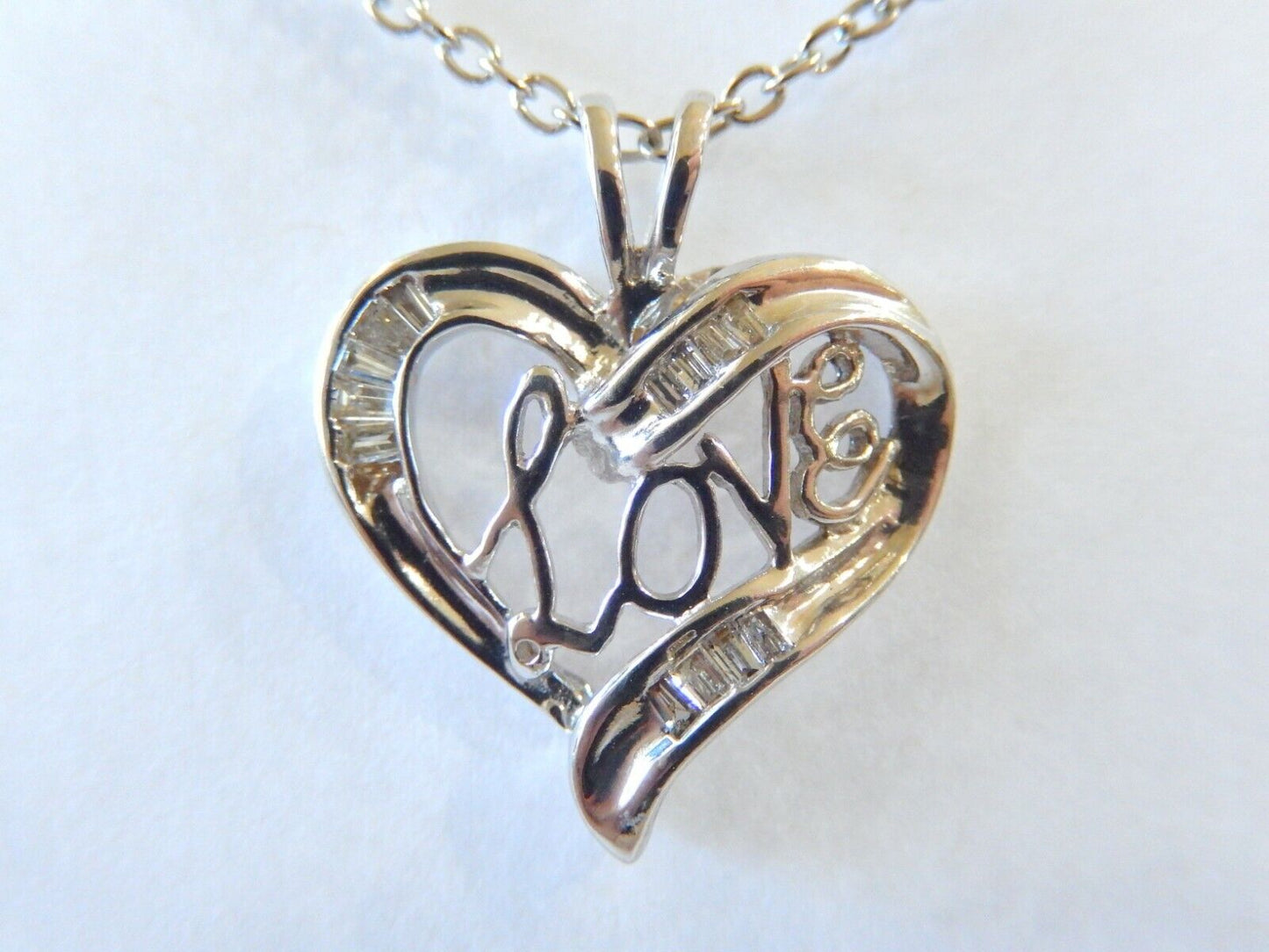 *NWT* 14k White Gold & Diamond Heart " LOVE" Pendant w/ 18" Chain