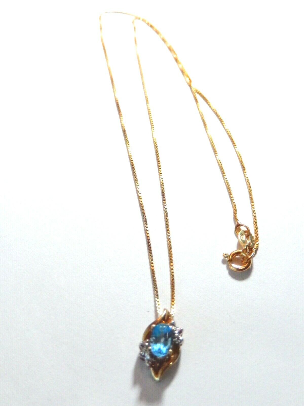*VINTAGE* 10k Yellow Gold Oval Blue Topaz And Diamond Pendant with 18" Chain