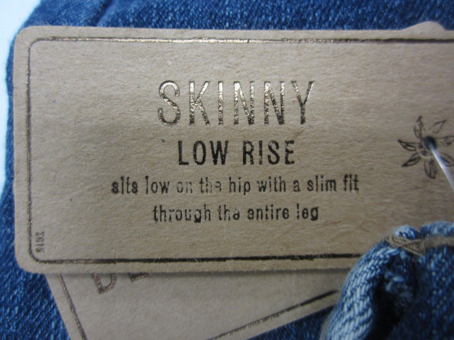 NEW! "Mudd" Sexy Low-Rise Jeans Skinny Leg Destructed Jeans Size 0 x 31