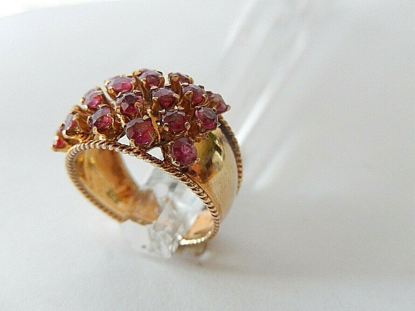 GORGEOUS VINTAGE 18K YELLOW GOLD RING WITH 1.50 CTW NATURAL RUBIES Sz 7