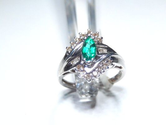 *NWT* 10k White Gold Lab Created Marquise Emerald And Diamond Ring Sz 7