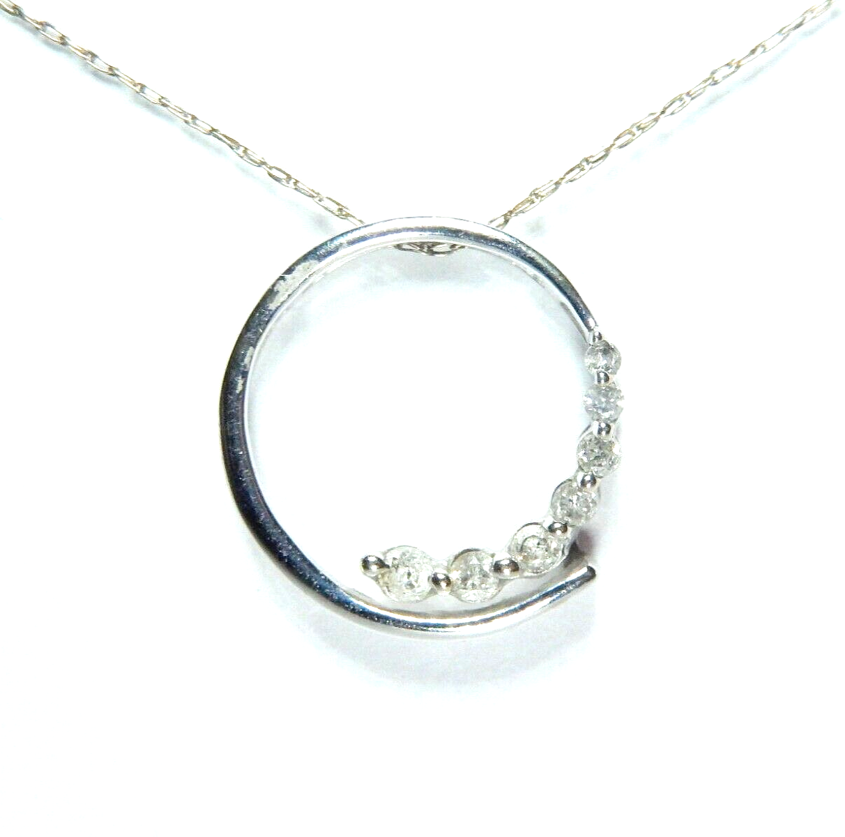 10K WHITE GOLD 7 DIAMOND CIRCLE OF LOVE PENDANT w/18" Chain