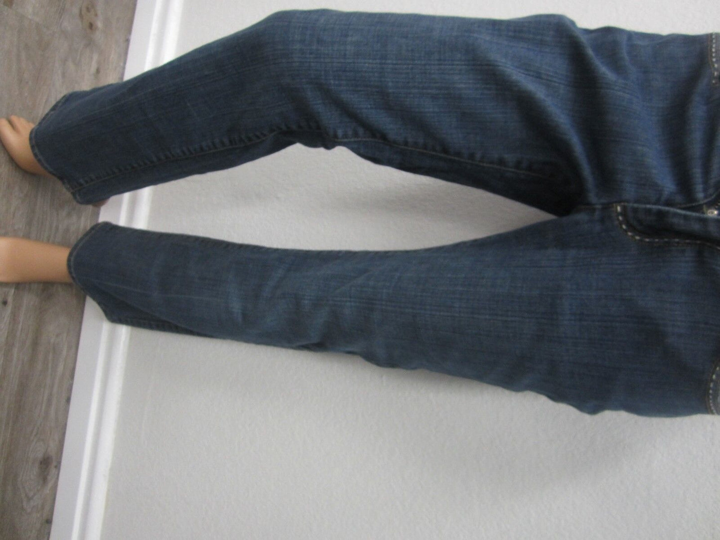 VERY NICE Michael Kors Women's Straight Leg Medium Blue Jeans. Size 2  x 29.5