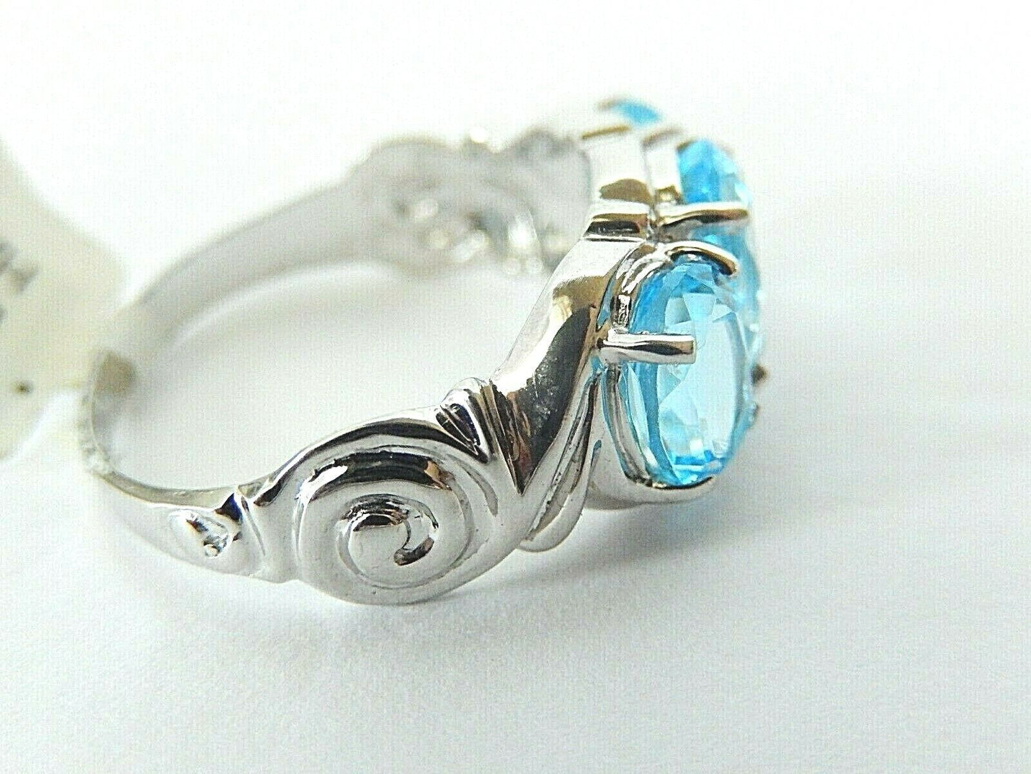10K White Gold 2.75ct Oval Cut Blue Topaz 3 Stone  Ring Size 7.25
