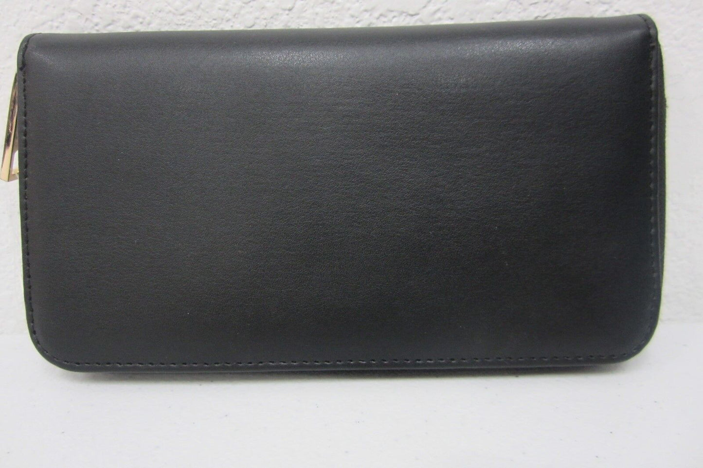 *NEW* Catherine Malandrino Large Zip Around Black Genuine Leather Purse Wallet.