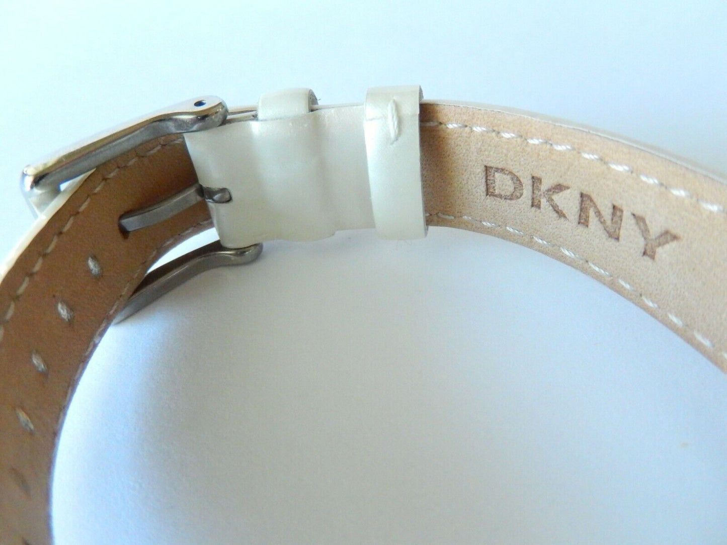 *NEW* DKNY Women's Watch Mother of Pearl Dial MOP White Leather Band NY-8015