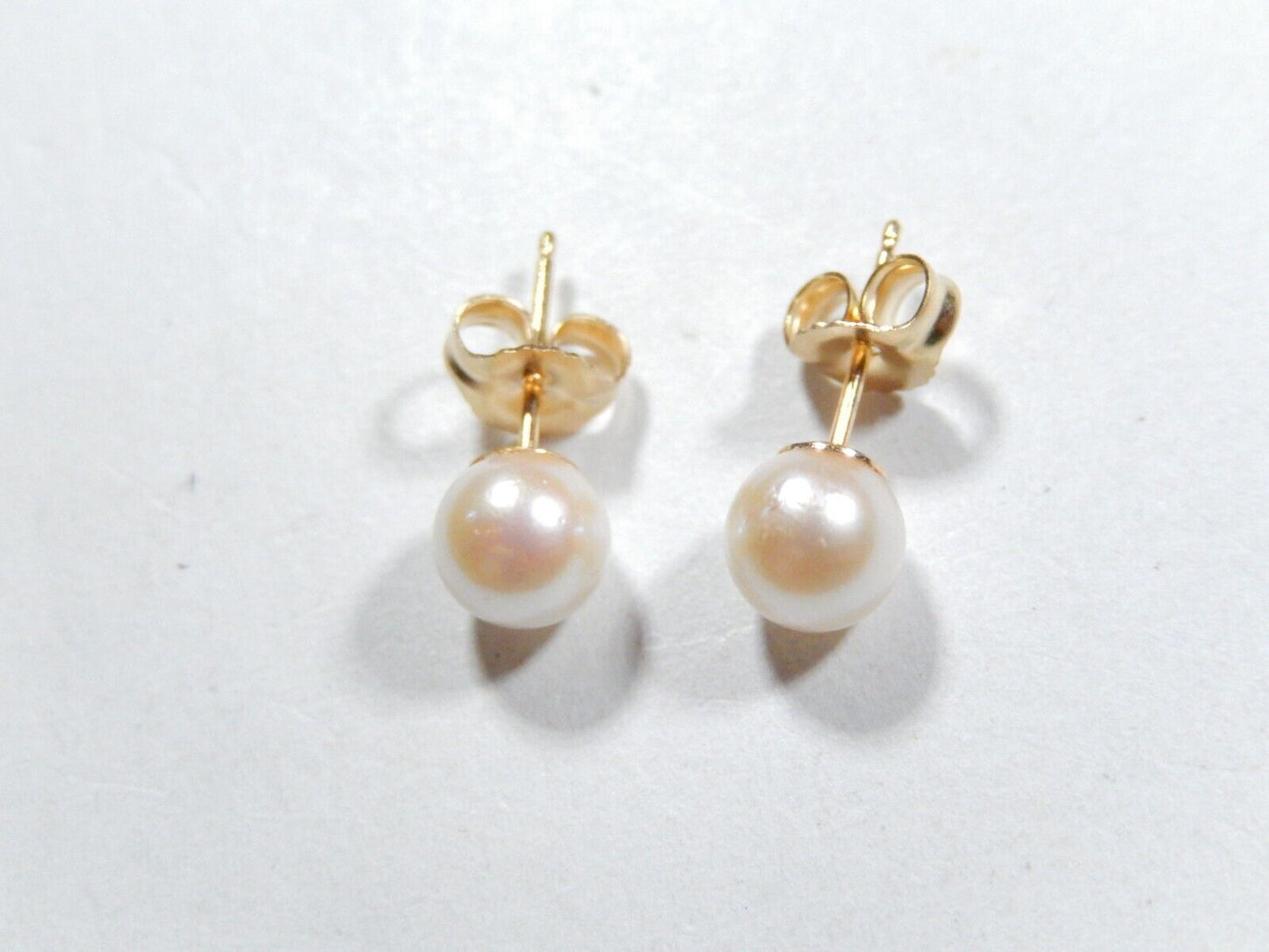 14K Yellow Gold 5 mm Cultured Genuine Pearl Ear Studs