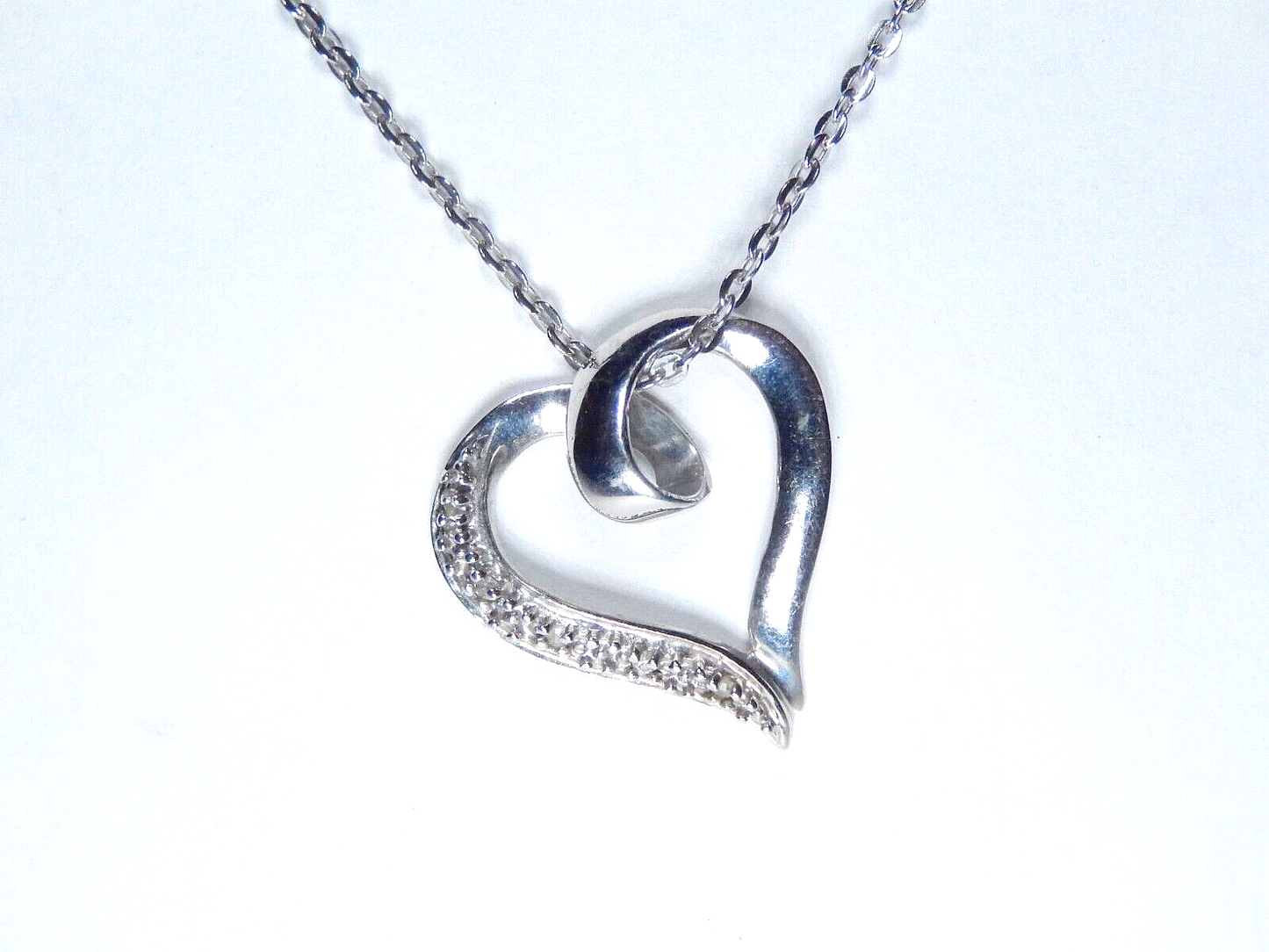 *VINTAGE*  10K White Gold 5 Diamond Floating Curved Heart Pendant Necklace , 18"