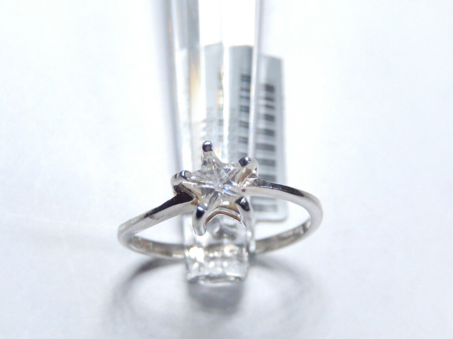 *VINTAGE*  925 Sterling Silver Clear Star Cut CZ Solitaire Ring Band Size 9