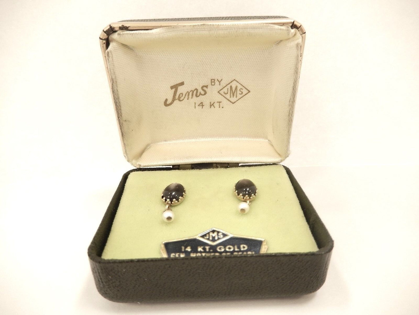Vintage 14k Yellow Gold Mother of Pearl Earrings In Original Box JMS Jewelers