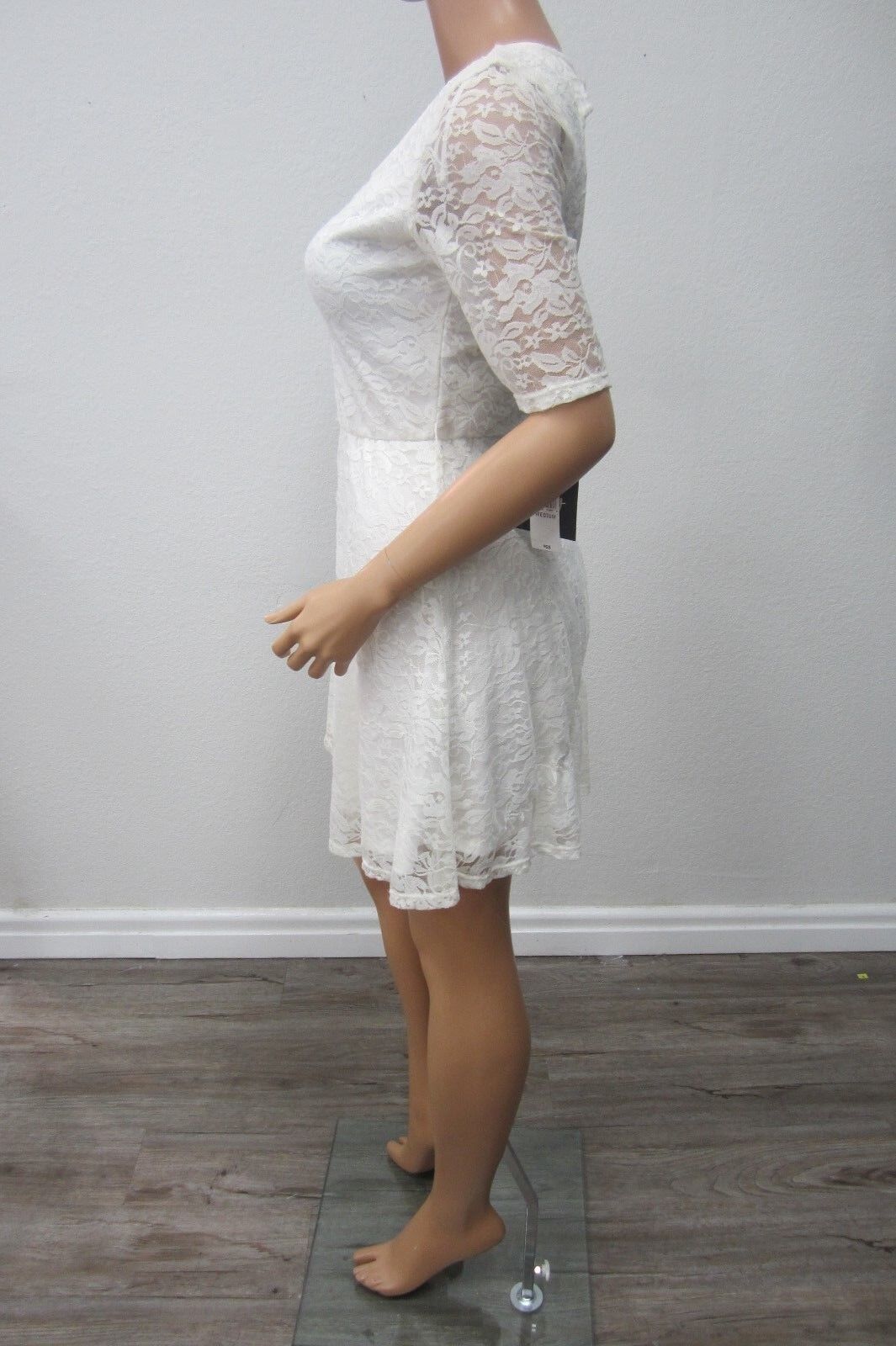 NWT  BY & BY IVORY LACE FULLY LINED DRESS  - BEAUTIFUL - Size Medium