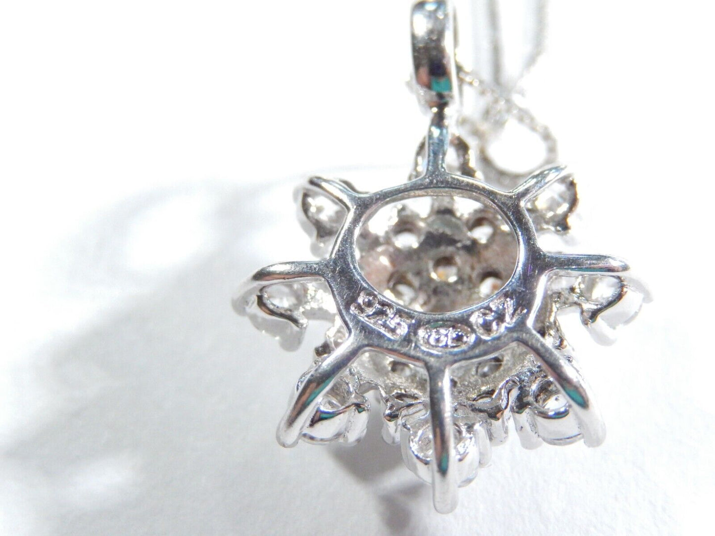 *VINTAGE* Sterling Silver CZ Snowflake Cluster Pendant  w/18" Sterling Chain