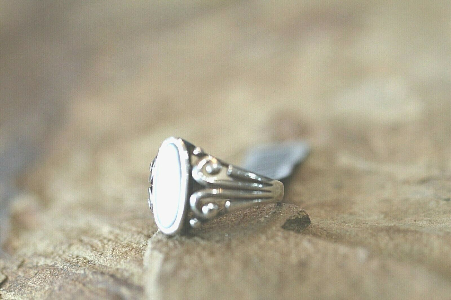 *VINTAGE*  Sterling Silver  Southwest Mother of Pearl MOP Ring Size 7.5