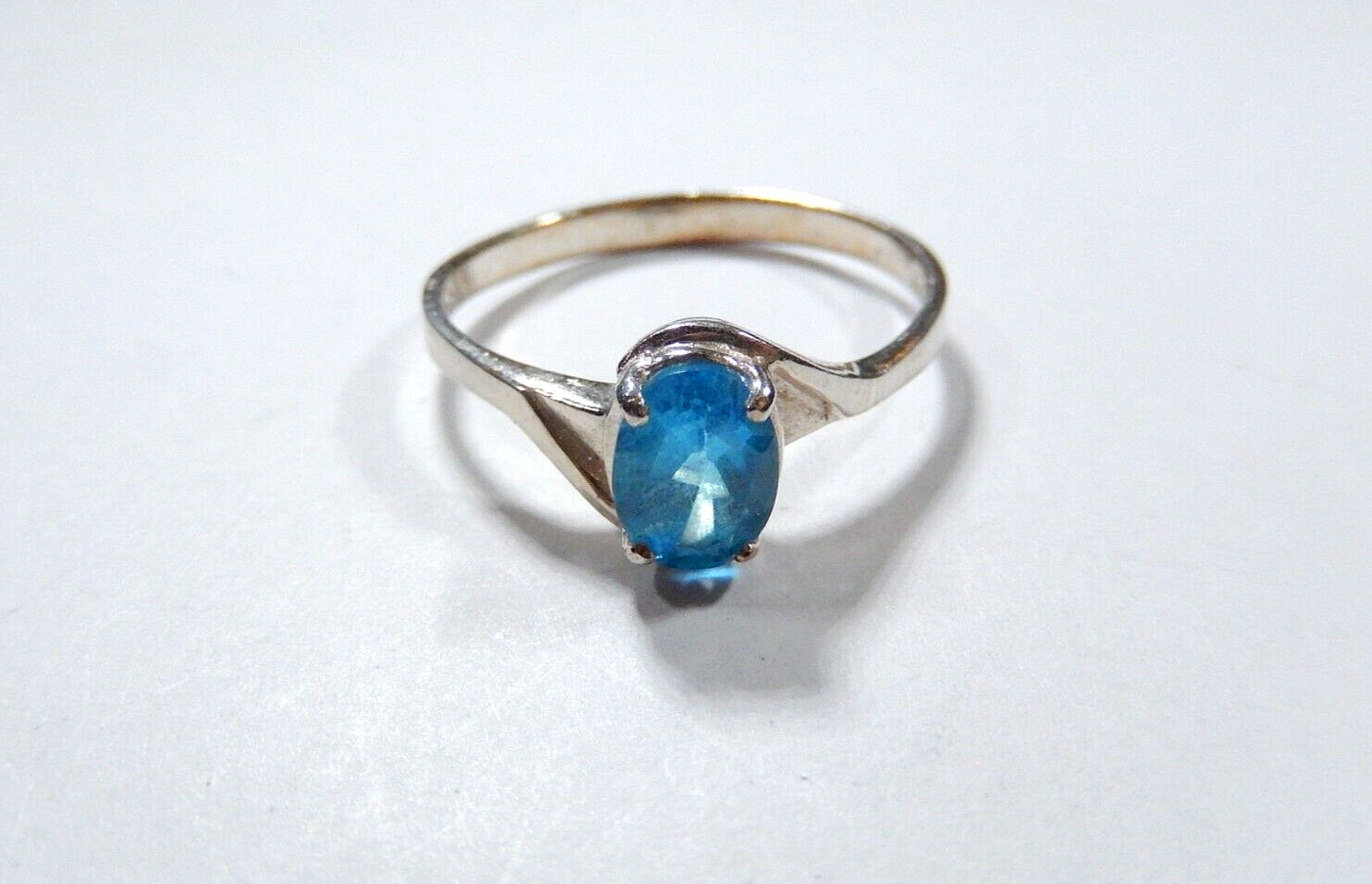*VINTAGE*  Size 12.5 -  Sterling Silver 1.50 CT BLUE TOPAZ SOLITAIRE RING