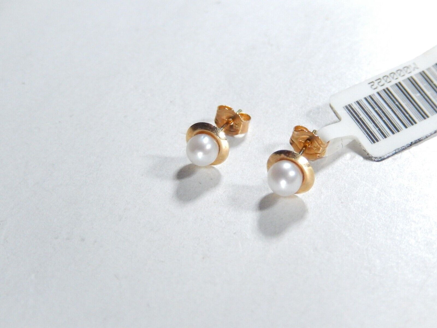 *VINTAGE*  14K Yellow Gold 4mm Round Cultured Pearl Stud Earrings