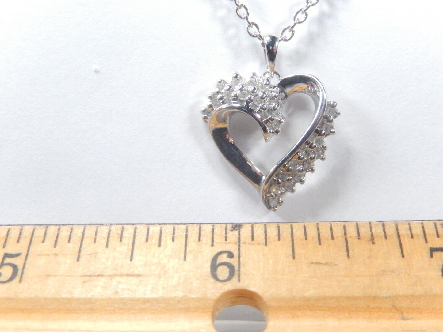 10k White Gold & 1/4CT Natural Diamond Heart Pendant with 18" chain