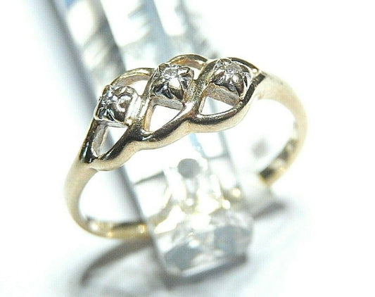 *VINTAGE* 14K Yellow Gold Natural Diamond Ladies Three Stone Ring Size 6.75