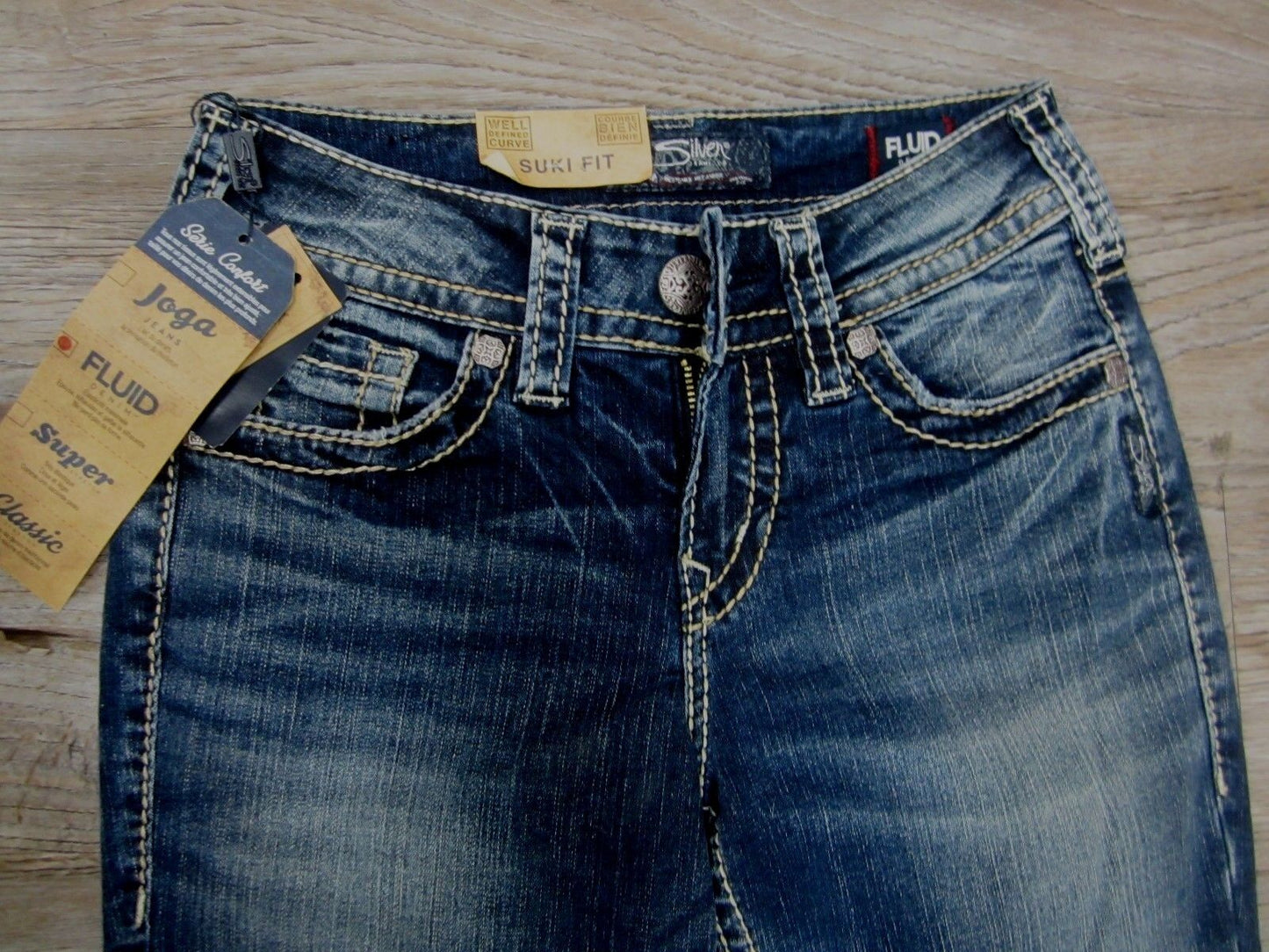 NWT SILVER Suki Mid Rise Slim Boot Medium Dark Wash Fluid Denim Jeans 25 x 33