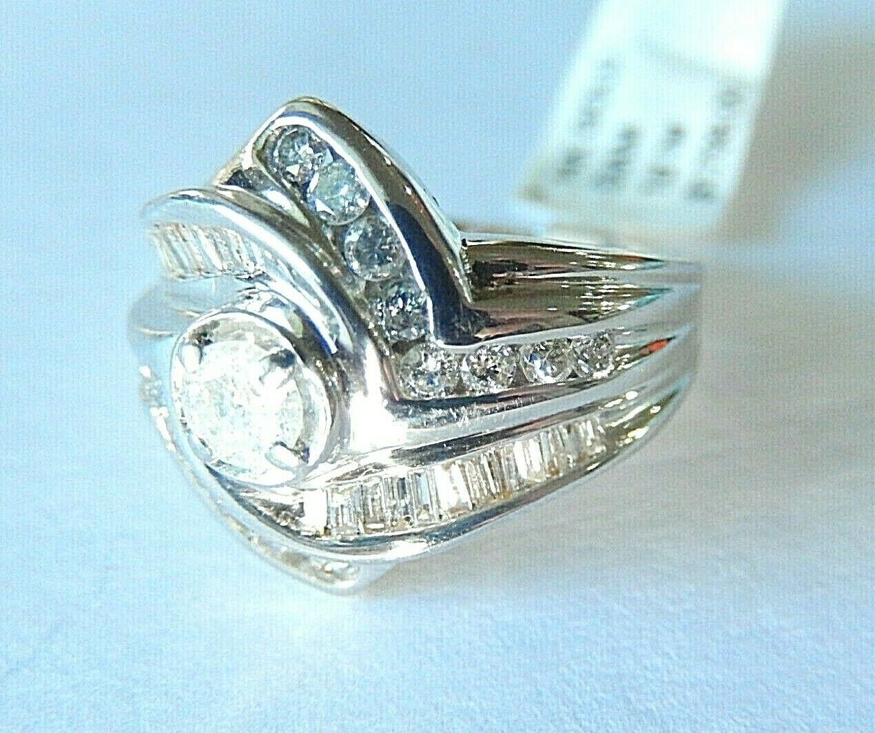 *NWT* Ladies 14k White Gold 1 CT Round / Baguette Diamond Cluster Cocktail Ring