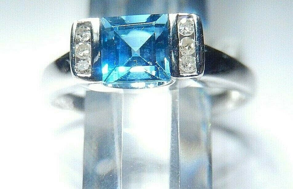 *NWT* 10K WHITE GOLD GENUINE BLUE TOPAZ AND DIAMONDS LADIES COCKTAIL RING Sz 9.5