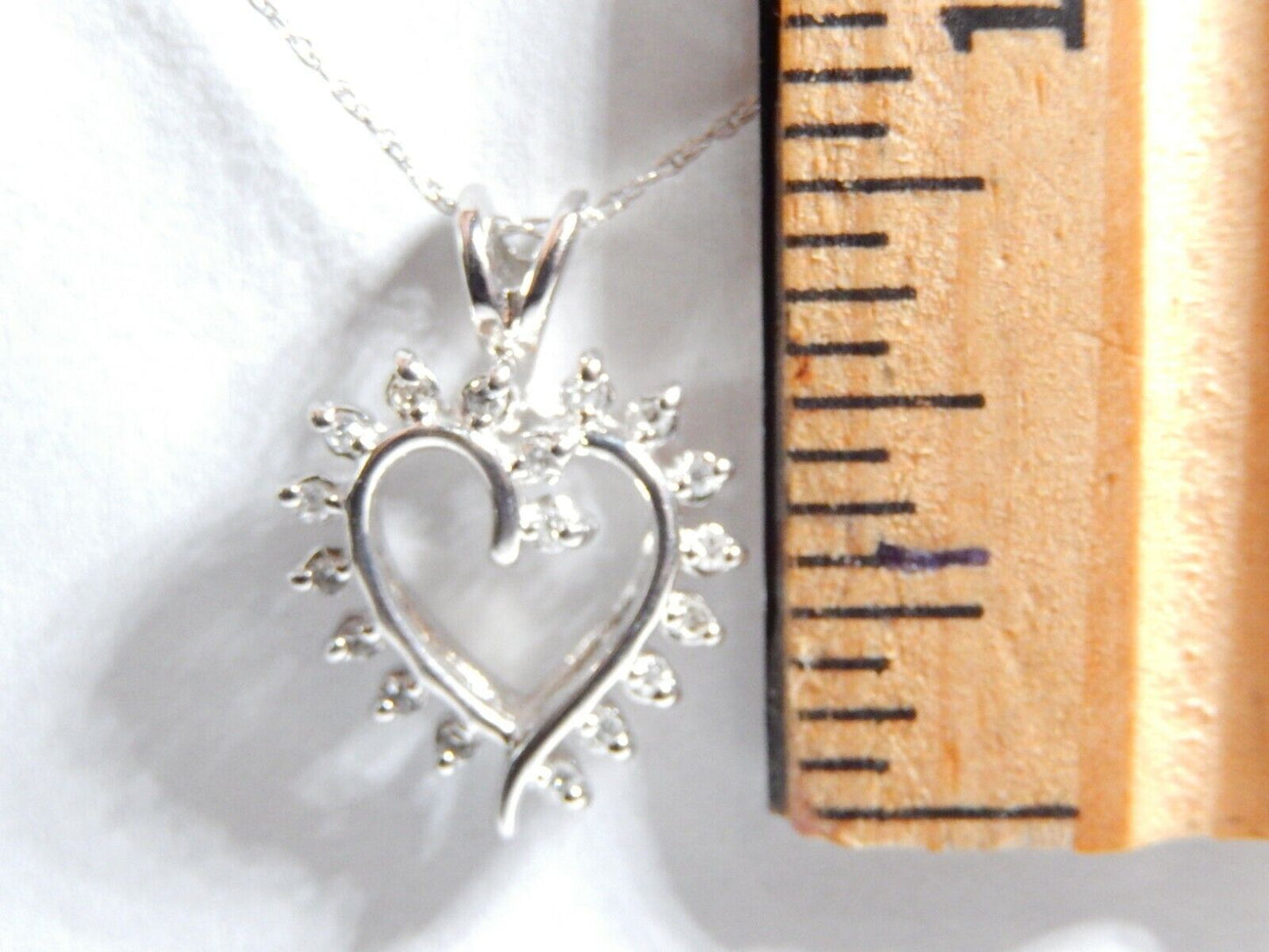 *NWT* 18 Diamond Heart Pendant Necklace in 10K White Gold with 18" Chain