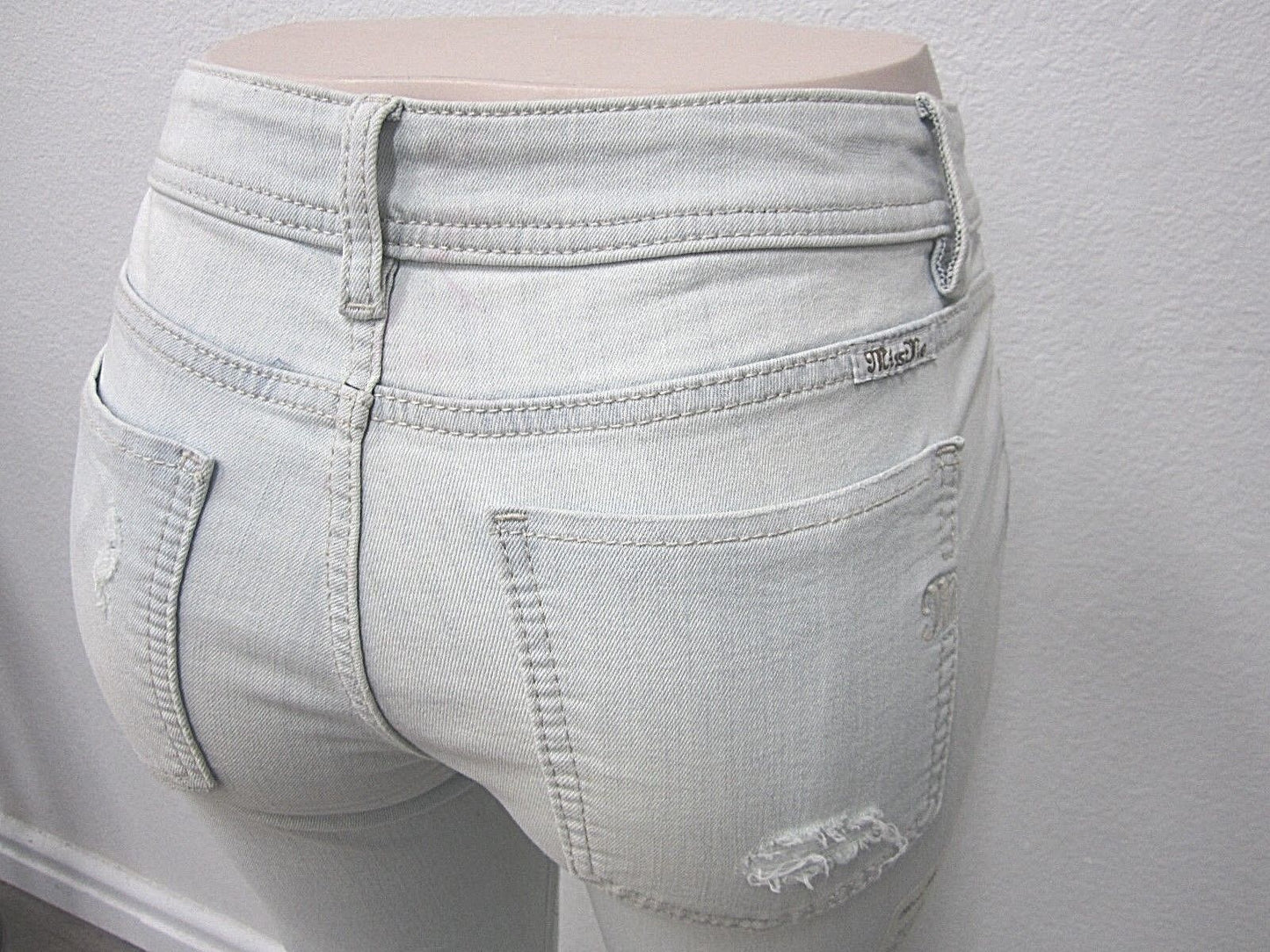 RARE NWT Miss Me Women's Light Wash Boho Mid Rise Flare Light 30x34