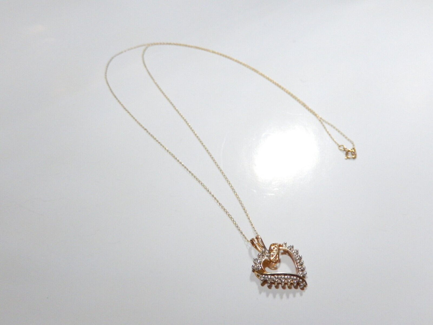 *VINTAGE* 10K Yellow Gold 1/4Ct Natural Diamond Shadow Heart Pendant  18" Chain