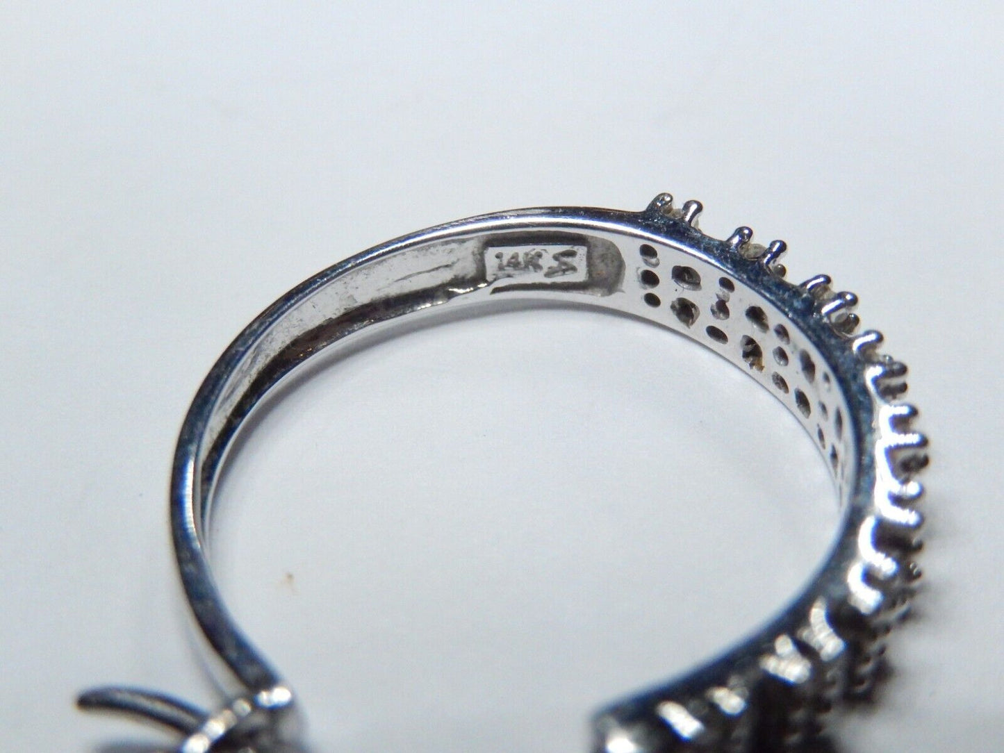 *VINTAGE*  14K White Gold  1.00 CT  102 Natural Diamond 21mm Hoop Earrings