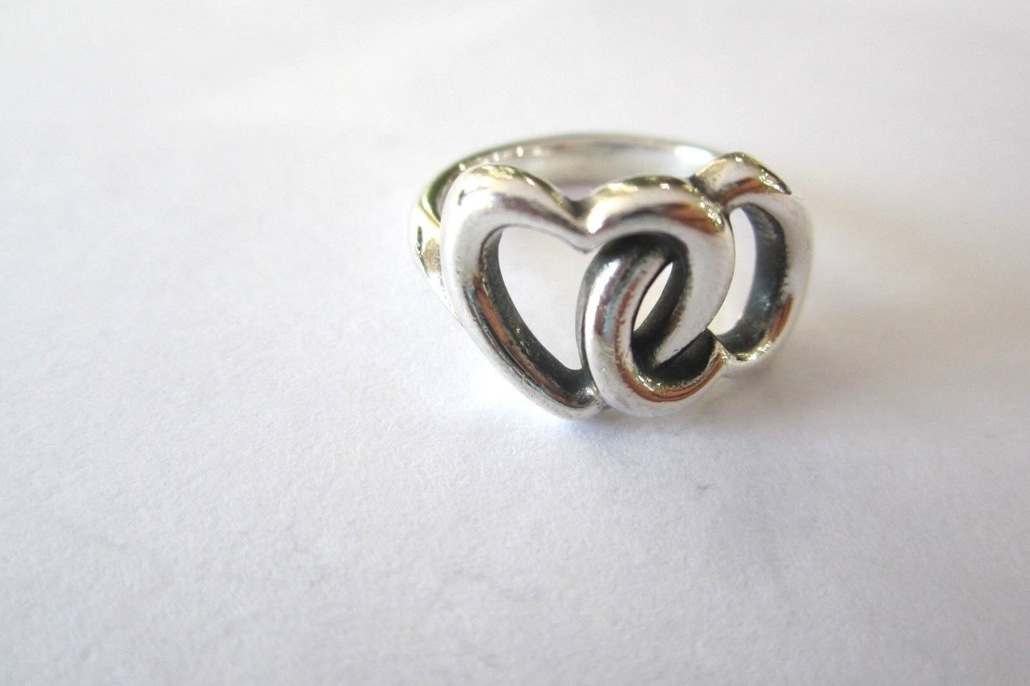 VERY NICE  James Avery Linked Hearts Ring Sz 6.25 Sterling Silver .925
