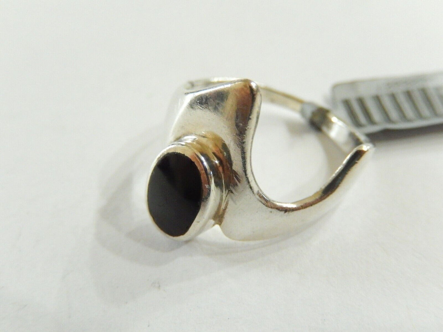 *VINTAGE*   Sterling Silver Oval Black Onyx Modernist Ring Size 8.5