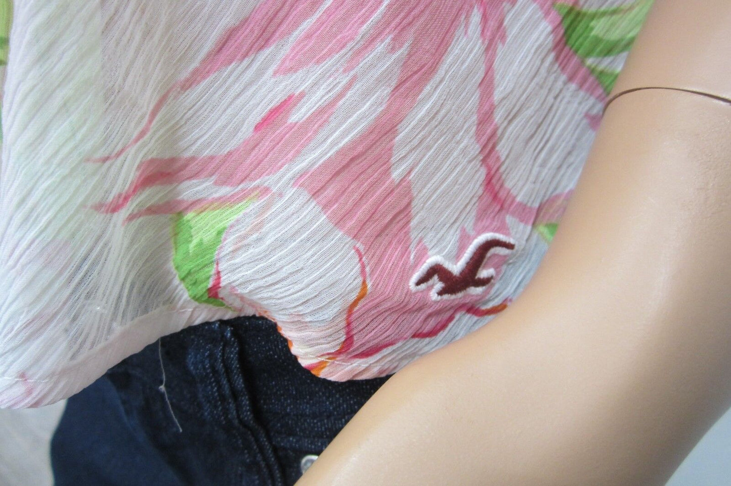 NWT  HOLLISTER WOMENS SUPER CUTE CHIFFON SHEER  BLOUSE SZ XSMALL