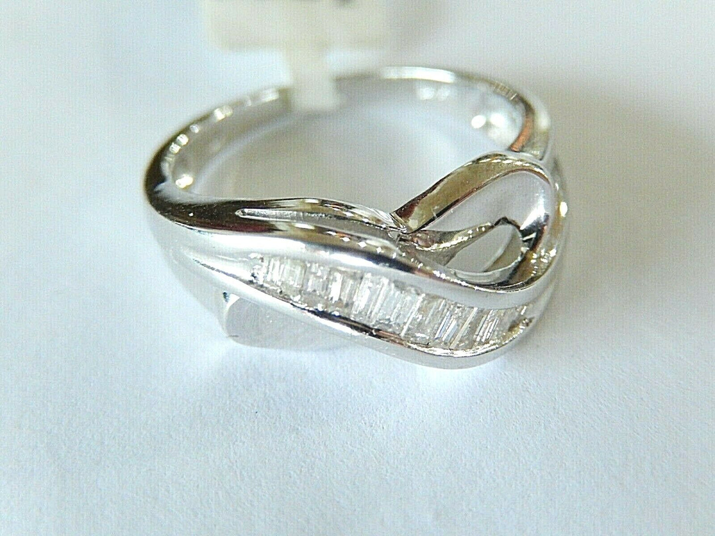 *NWT* 14K White Gold 1/3CT Baguette Natural Diamond Infinity Ring Size 6.5