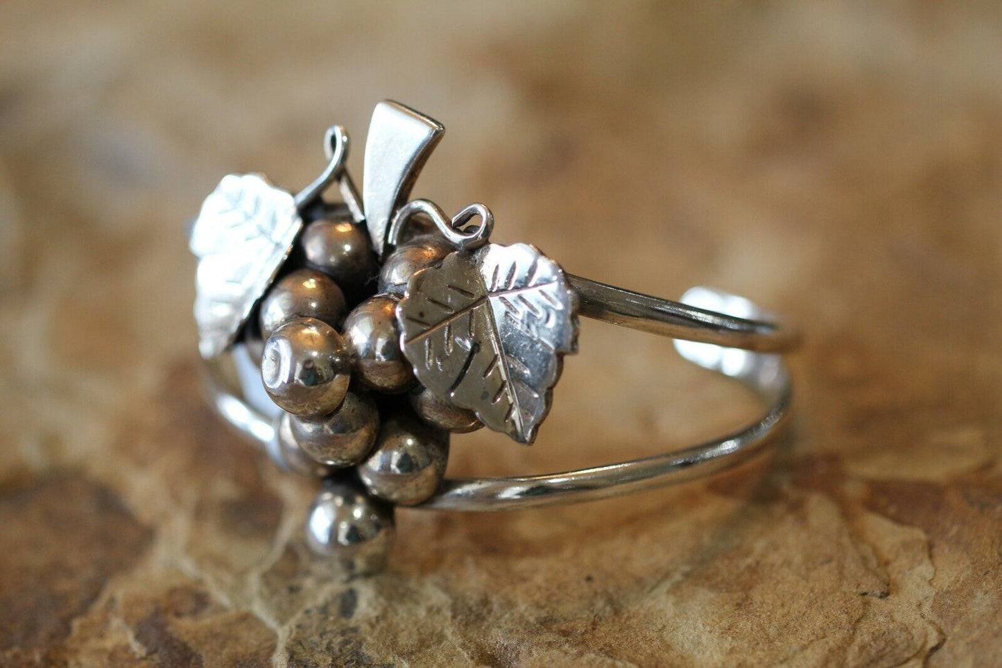 *LARGE*  MEXICO 925 Silver - Vintage Grape Bunch Floral Leaves Cuff Bracelet