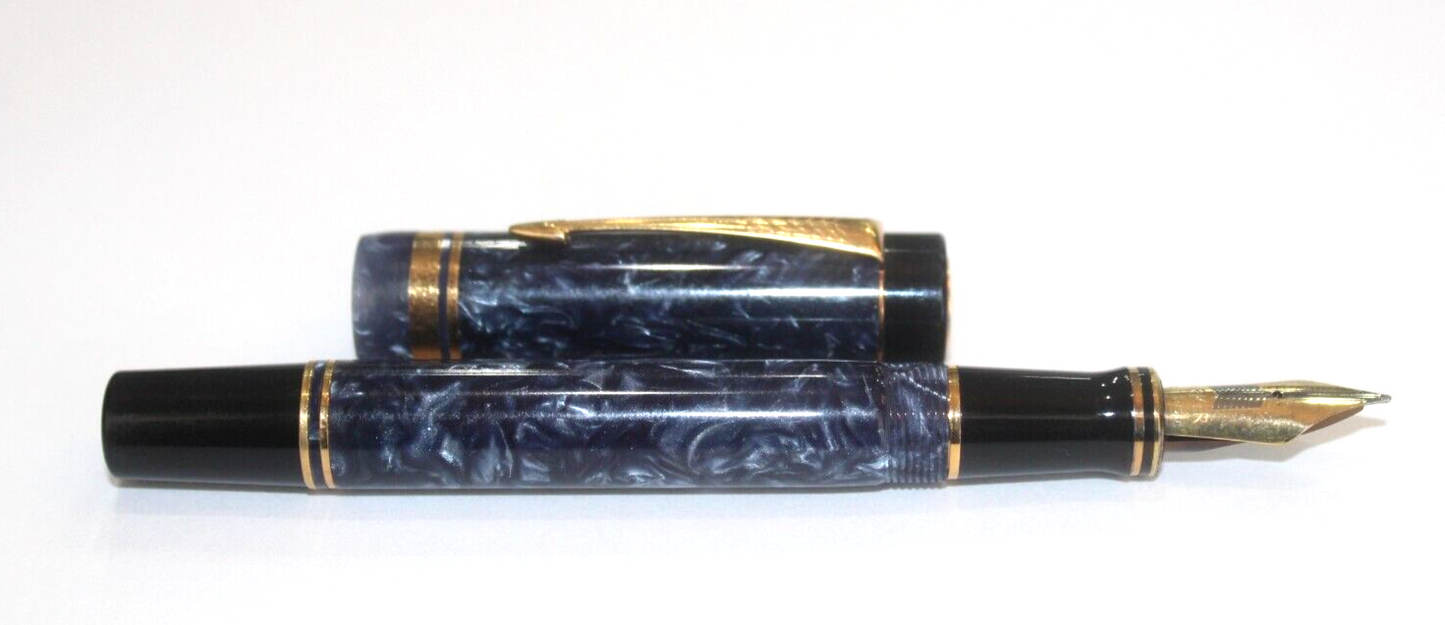 Parker 18K Duofold Centennial Marble Blue Fountain Pen 18K