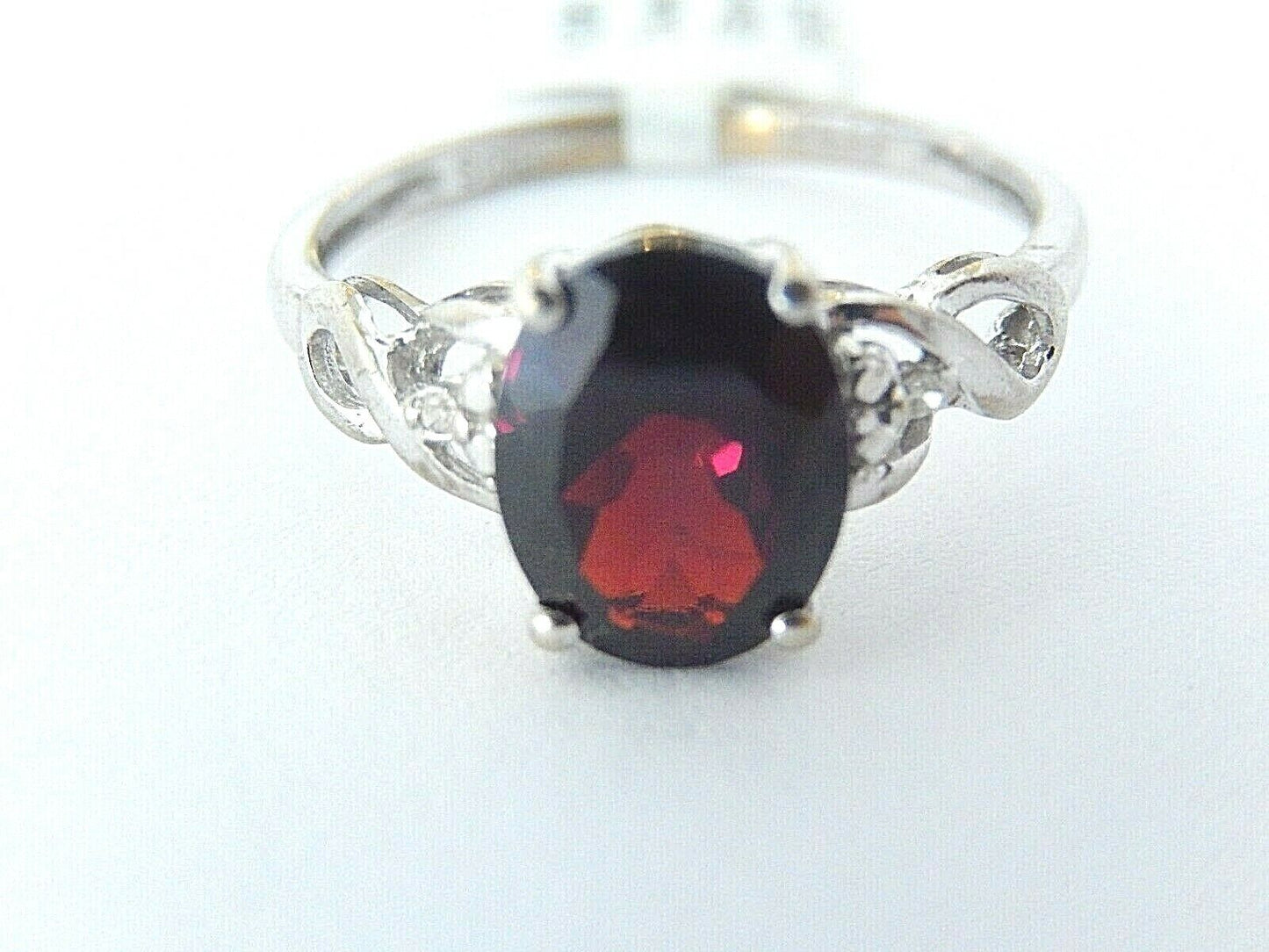 10k White Gold 2.00CT Oval Garnet and Diamond Ring Sz 7.5