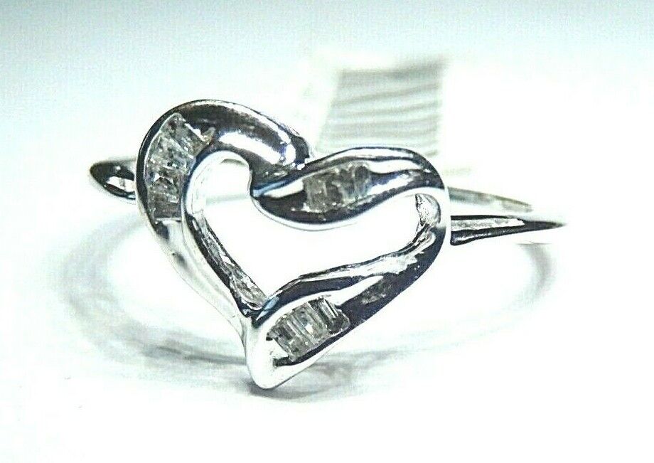 *NWT* 10K White Gold Baguette Diamond Heart Ring Size 7.75