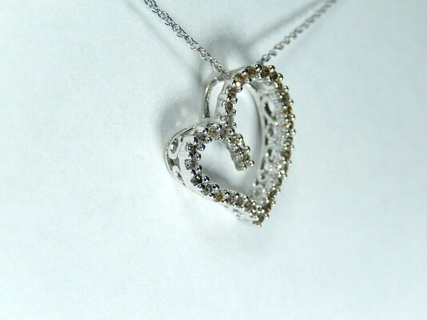 *NWT* 10K White Gold 1/3CT Heart Shape Natural Gray Diamond Pendant & Chain18"