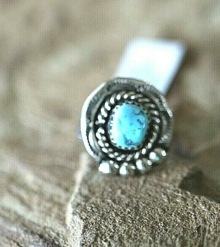 *VINTAGE*  Sterling Silver Native American Navajo Turquoise Ring Size 6.75