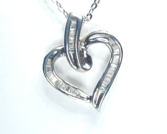 *VINTAGE* 10K White Gold 2/5 CT Diamond Heart Pendant w/18" Chain