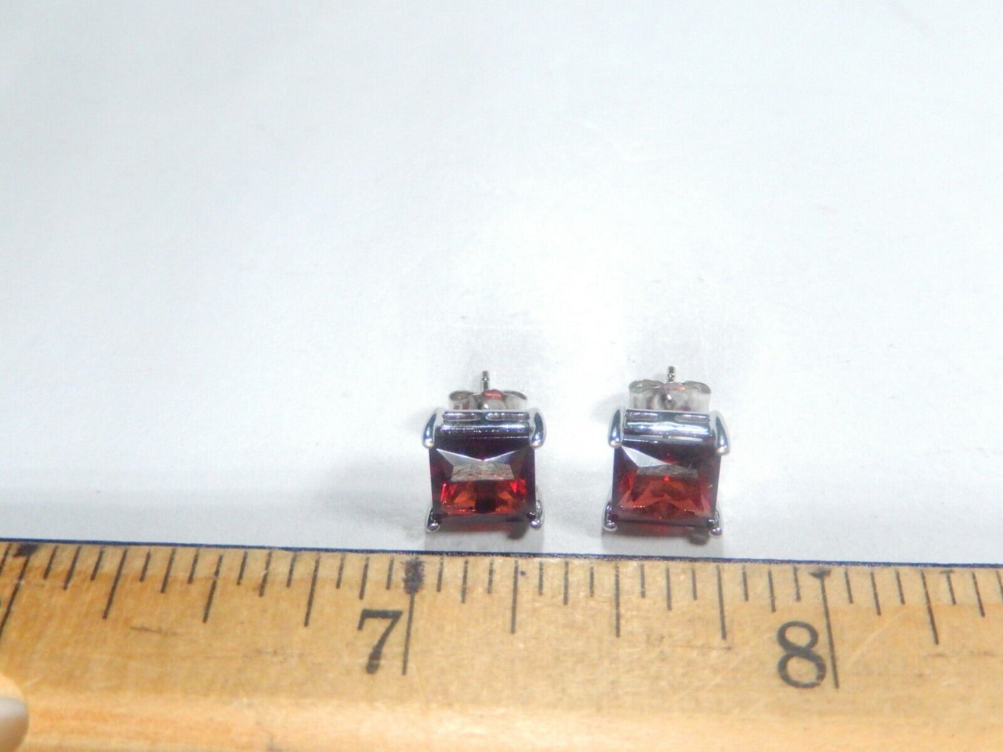 14K White Gold 4.00 CT Princess Cut Garnet Earstud Earrings 7mm x 7mm
