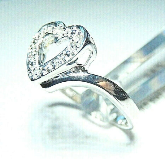 *NWT* 10K White Gold Diamond Heart Ring Size 7.5