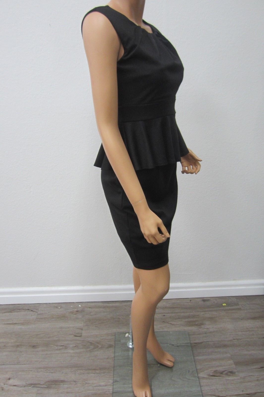 VERY NICE Ladies Valerie Bertinelli Beautiful Black Designer Dress Size 6