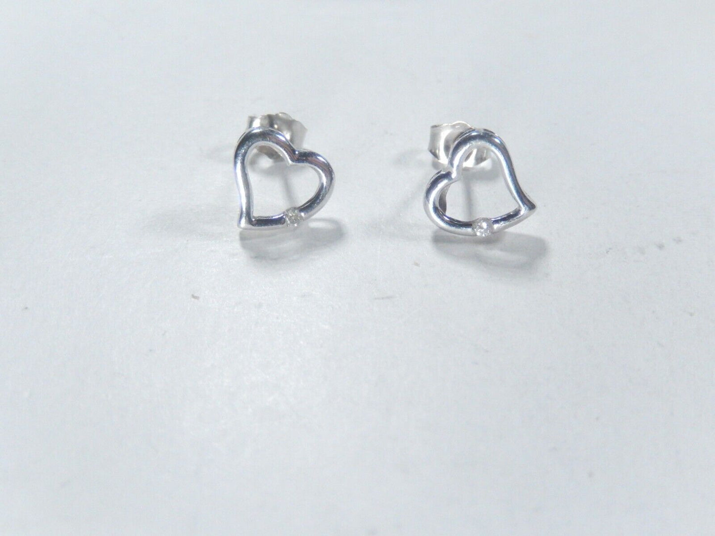 *VINTAGE*  14K White Gold  Diamond  Open Heart Stud Earrings 9mm