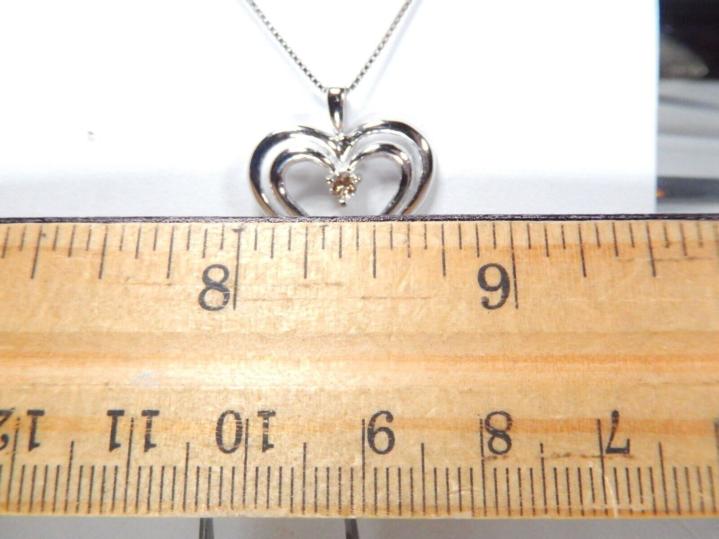 *NWT* 10k White Gold Diamond Heart Pendant  w/18"chain