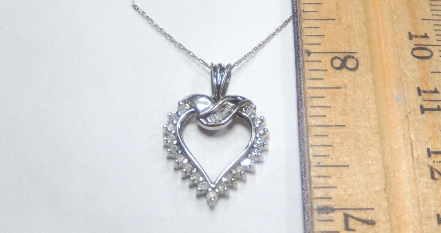 *VINTAGE"  10K White Gold 1/4CT Natural Diamond Heart Pendant w/20" Chain