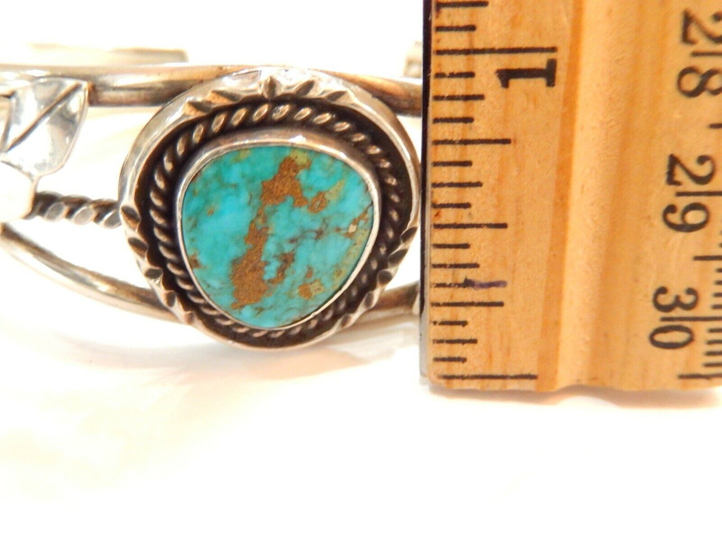 *VINTAGE*  Native American 925 Sterling Silver Turquoise Leaf  Cuff Bracelet