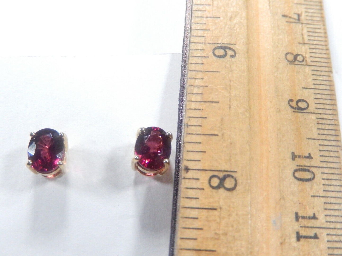 *VINTAGE*  14K Yellow Gold 2.5 CT  Oval Garnet Stud Earrings