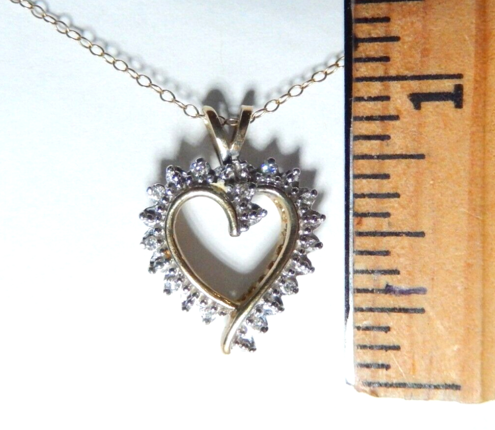 *VINTAGE* 10K Yellow Gold ~1/10CTW Diamond Heart Shaped Pendant Necklace 18" Ch